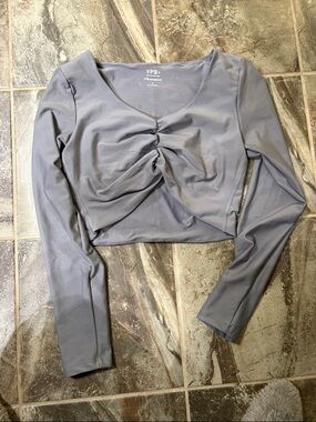 YPB Twist-Front Long Sleeve Crop Top in Light Gray